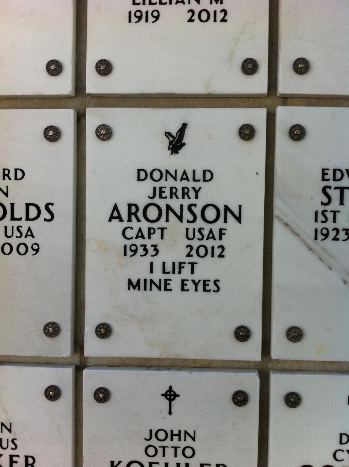 Headstone of Donald Jerry Aronson
