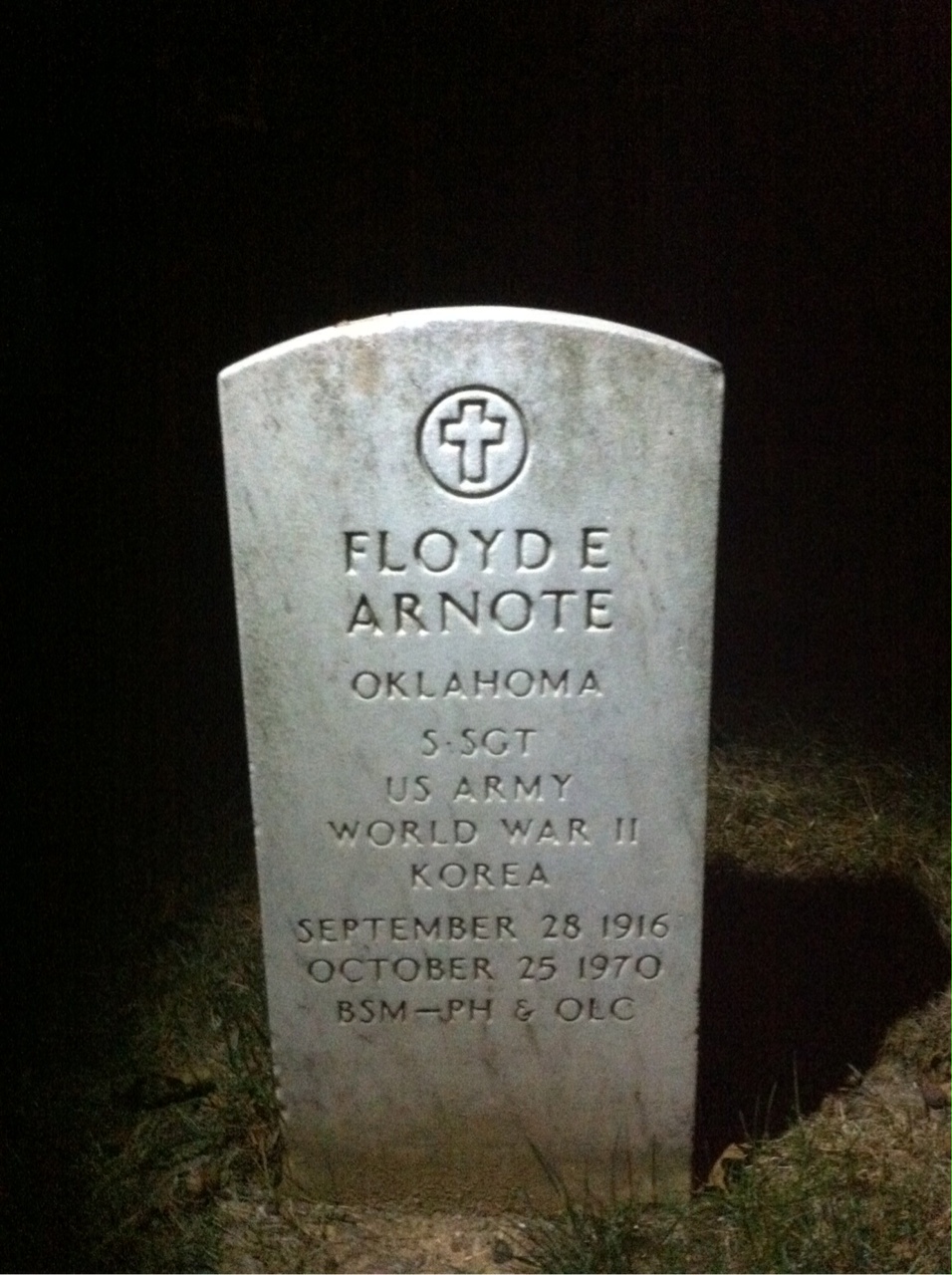 Headstone of Floyd E Arnote