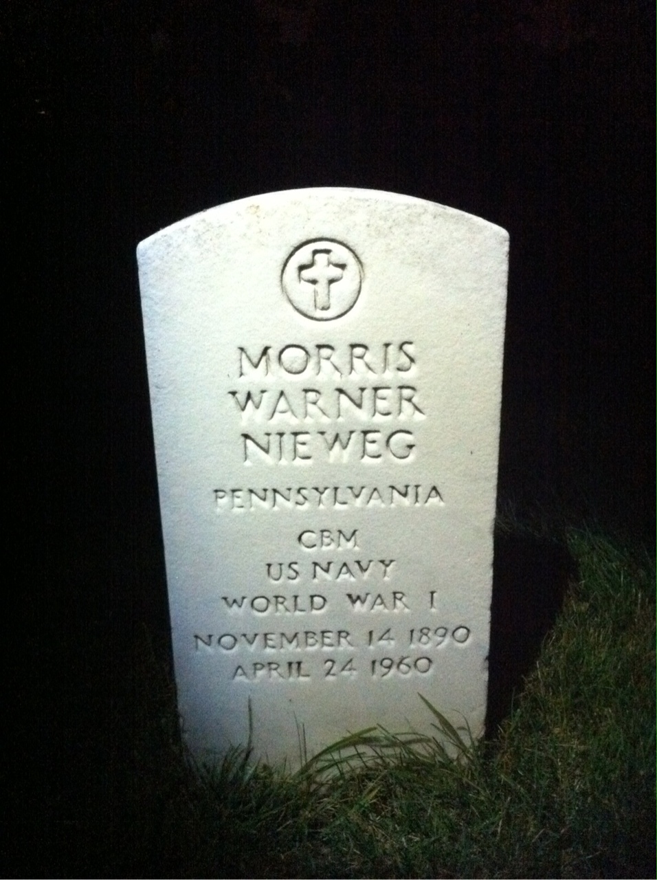 Headstone of Morris W Nieweg