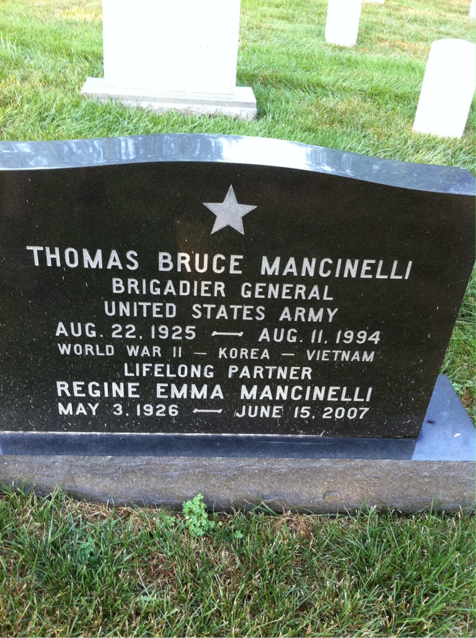 Headstone of Thomas Bruce Mancinelli