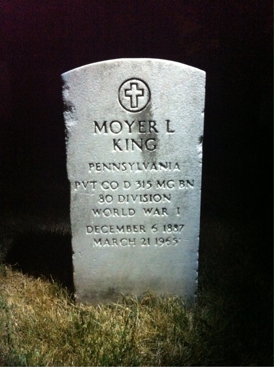 Headstone of Moyer L King