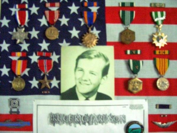 Headstone of Bruce Richardson